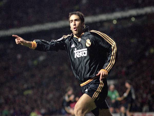 Raul là vua phá lưới Champions League 2000/2001