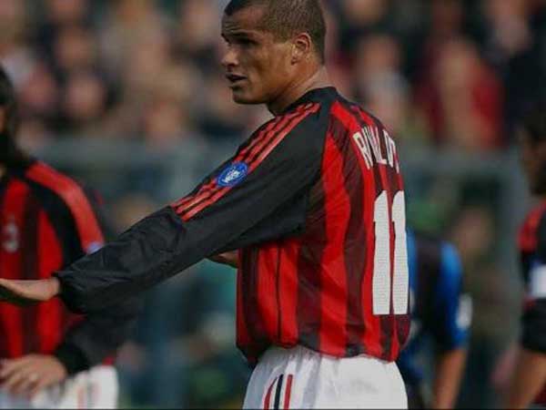Rivaldo – Cầu thủ mang áo số 11 nổi bật nhất