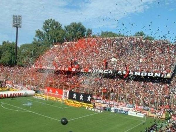 Kiến trúc và không gian sân vận động Estadio Marcelo Bielsa