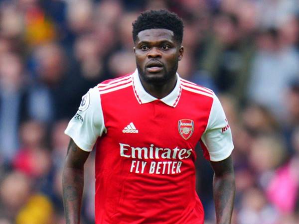 Bóng đá QT 4/11: Arsenal chuẩn bị gia hạn với Thomas Partey