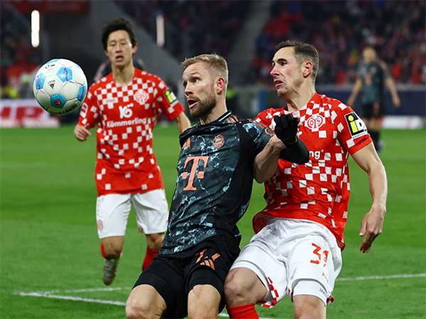 Tin VĐQG Bundesliga: Bayern thua sốc ở vòng 15