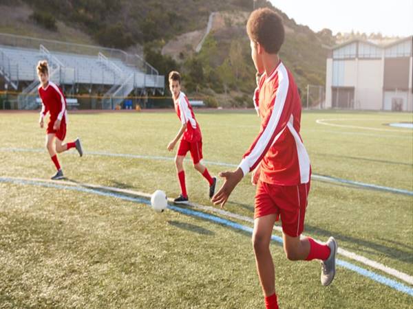 Kỹ thuật chuyền bóng: Nền tảng của mọi chiến thuật bóng đá