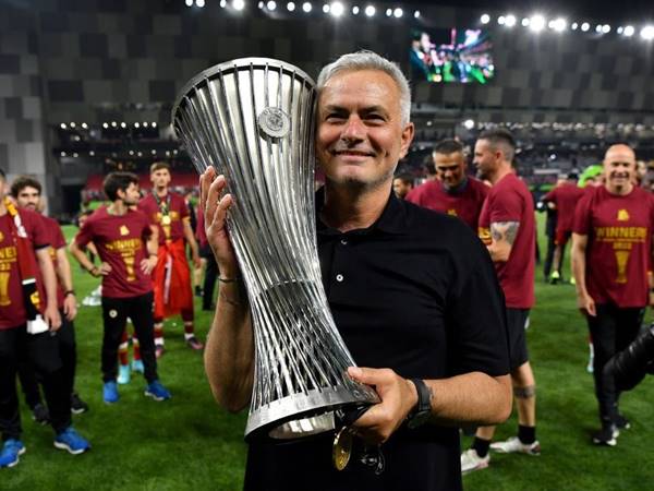 Những dấu ấn không thể phai mờ trong sự nghiệp Mourinho
