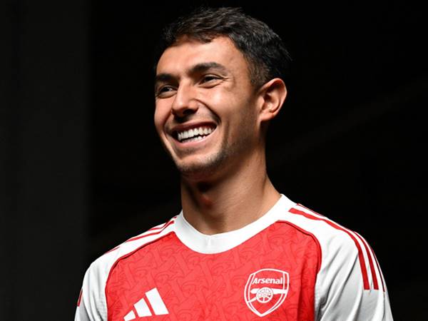 Tin Arsenal 24/7: Zubimendi có màn ra mắt đầy ấn tượng