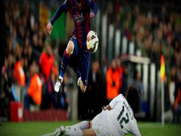 Kỹ thuật giữ bóng bằng đùi