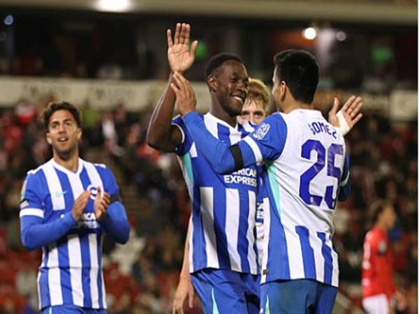 Bóng đá Anh: Danny Welbeck ghi dấu tại Brighton