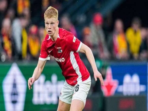 Phong cách chơi bóng của Kees Smit