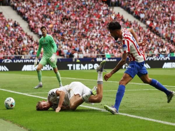 Dean Huijsen viên ngọc sáng đang dần khẳng định tên tuổi Dean Huijsen viên ngọc sáng đang dần khẳng định tên tuổi