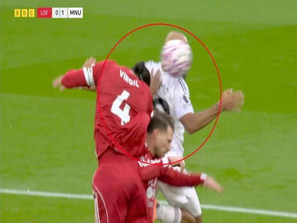 Tin NHA: Lên tiếng bàn thắng mở tỷ số của MU trước Liverpool Tin NHA: Lên tiếng bàn thắng mở tỷ số của MU trước Liverpool