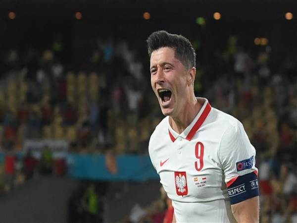 Cầu thủ Lewandowski: Biểu tượng ghi bàn bóng đá Ba Lan