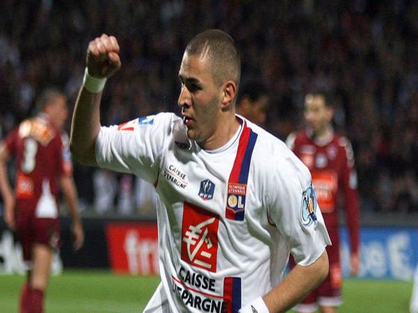 Benzema trong màu áo Lyon