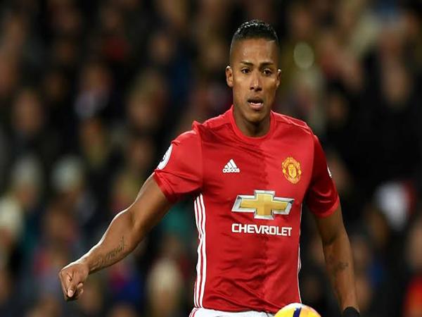 Hậu vệ MU Antonio Valencia