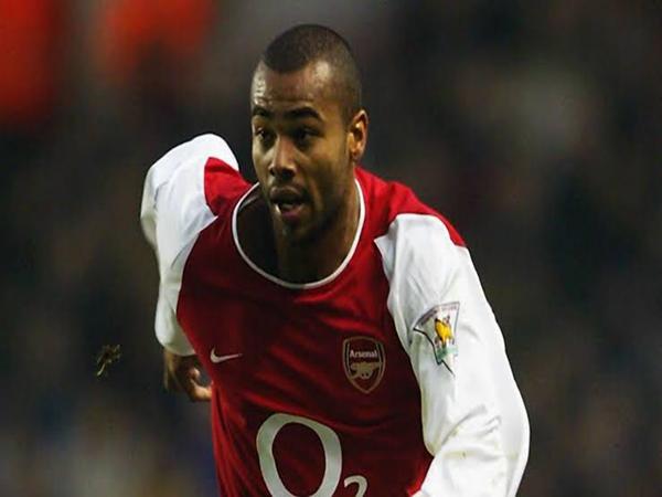 Hậu vệ Arsenal Ashley Cole